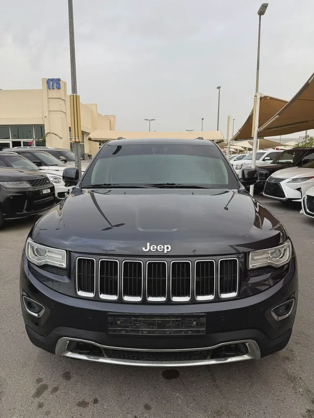 Jeep Grand Cherokee Limited 2015 - GCC Specs - Excellent Condition-2-2