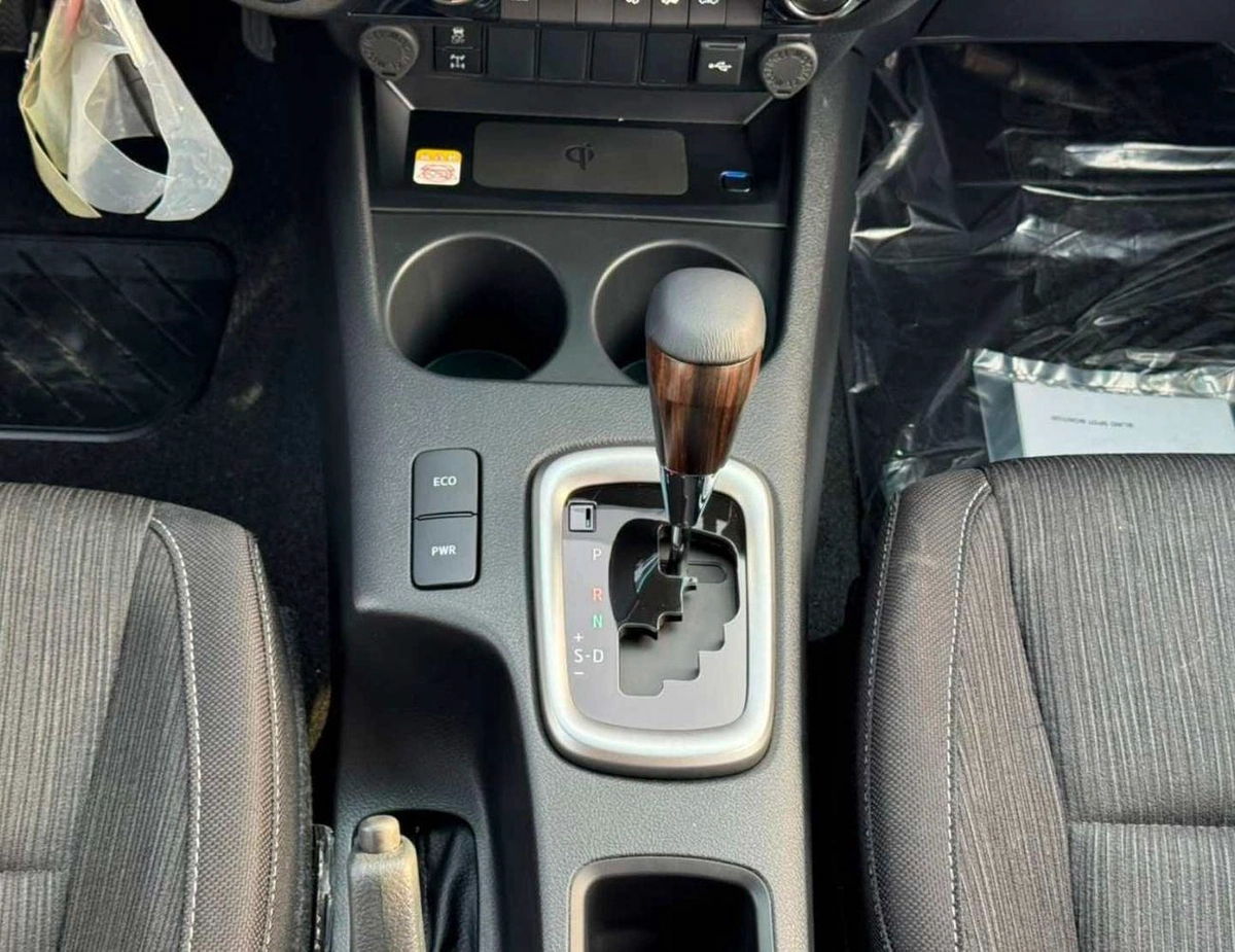 Toyota Hilux SR5 DOUBLE CABIN || 2.8L V4 DIESEL || BLIND SPOT |  (CODE # HDAH1)-20-0