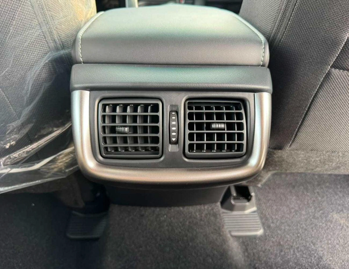 Toyota Hilux SR5 DOUBLE CABIN || 2.8L V4 DIESEL || BLIND SPOT |  (CODE # HDAH1)-23-0