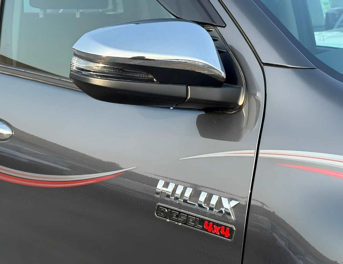 Toyota Hilux SR5 DOUBLE CABIN || 2.8L V4 DIESEL || BLIND SPOT |  (CODE # HDAH1)-5-0
