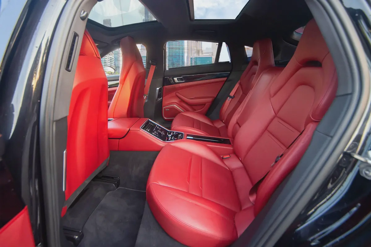 4,200 P.M | 0% DownPayment | Porsche Service | SummerOffer Extra Options-9-9