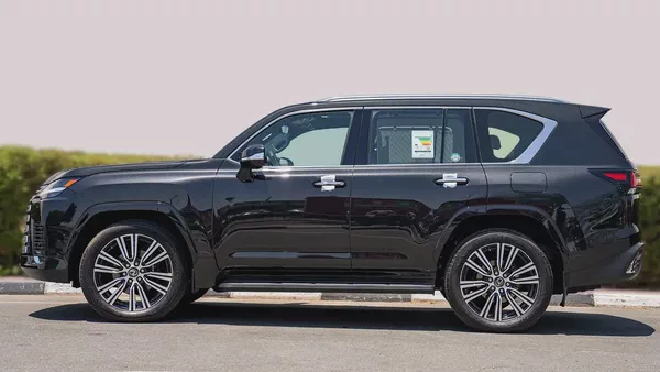Lexus LX 600 Premium 2026 GCC Specs - Like New!