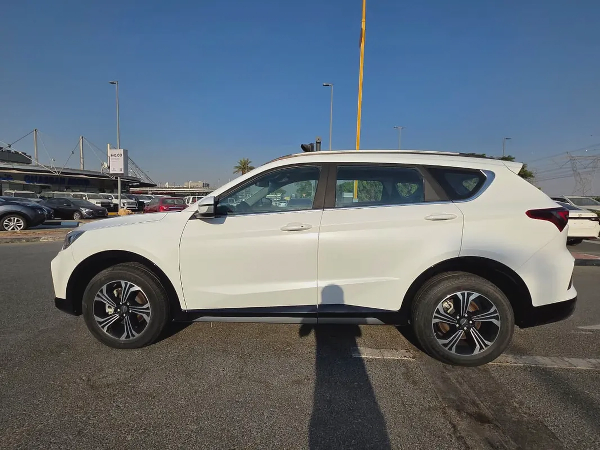 2022 Soueast DX8 GCC Specs - 7-Seater Family SUV-5-5