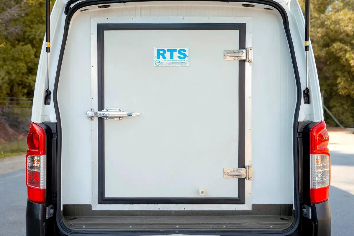 Urvan | Automatic | Standard Roof Freezer Van | GCC Specs | Ref#N31565-1-1