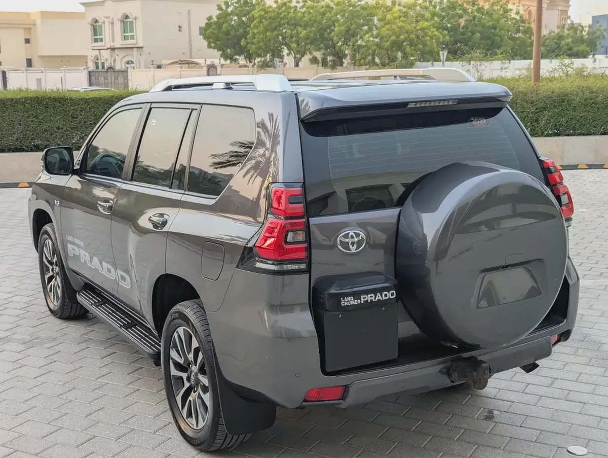 Toyota Prado 2022 TXL Top full Option V6 4.0L Excellent Condition GCC specs-5-5