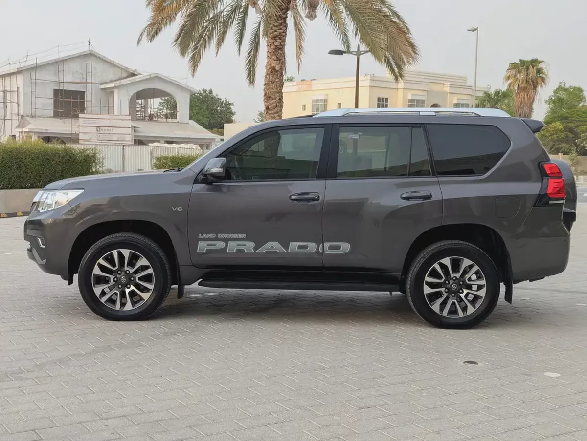 Toyota Prado 2022 TXL Top full Option V6 4.0L Excellent Condition GCC specs-6-6