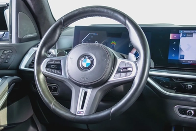 BMW X7 M60i M-Sport - Full Agency Service History - Full Option - GCC Specs-11
