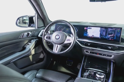BMW X7 M60i M-Sport - Full Agency Service History - Full Option - GCC Specs-12