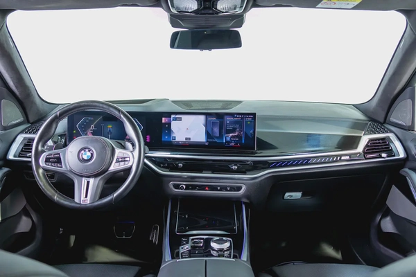 BMW X7 M60i M-Sport - Full Agency Service History - Full Option - GCC Specs