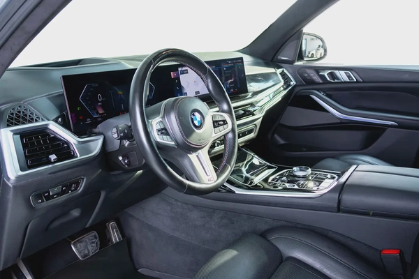 BMW X7 M60i M-Sport - Full Agency Service History - Full Option - GCC Specs