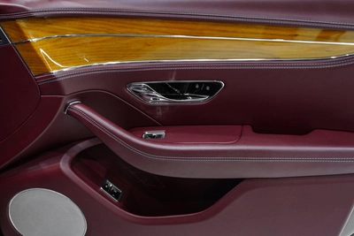 Bentley Continental Flying Spur V8-3