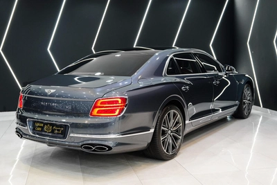 Bentley Continental Flying Spur V8-2
