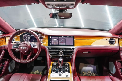 Bentley Continental Flying Spur V8-1