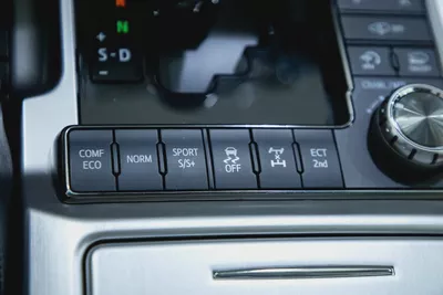 Pristine Toyota Land Cruiser VXR 5.7L V8 Gcc  Grand Touring 2020 | GCC Specs | Full Service History-15
