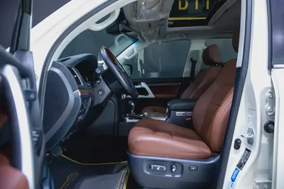 Pristine Toyota Land Cruiser VXR 5.7L V8 Gcc  Grand Touring 2020 | GCC Specs | Full Service History-8