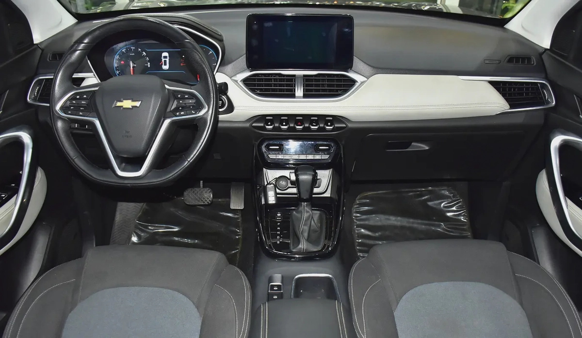 AED 753 EMi at 0% DP | Chevrolet Captiva Premier ( 2023 Model ) in Grey Color GCC Specs-10-10