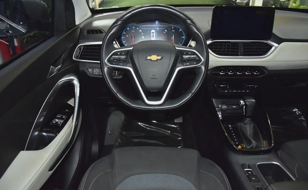 AED 753 EMi at 0% DP | Chevrolet Captiva Premier ( 2023 Model ) in Grey Color GCC Specs-11-11