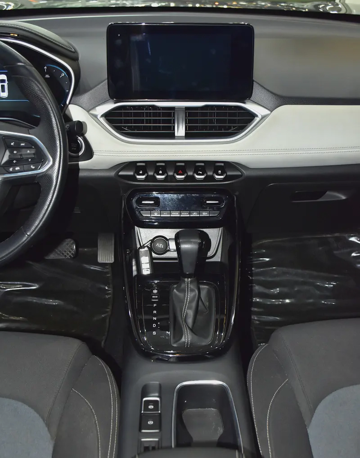 AED 753 EMi at 0% DP | Chevrolet Captiva Premier ( 2023 Model ) in Grey Color GCC Specs-13-13