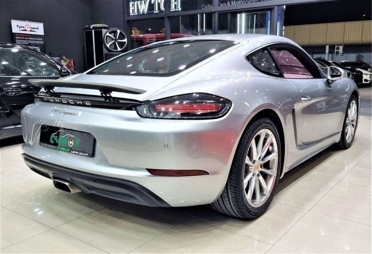 Porsche 718 Cayman PORSCHE CAYMAN 718 2018 GCC IN IMMACULATE CONDITION WITH ONLY 69K KM-4-4