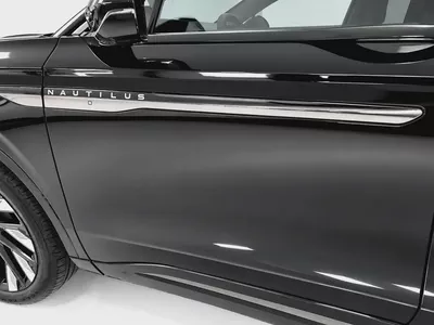 2025 Lincoln Nautilus-9