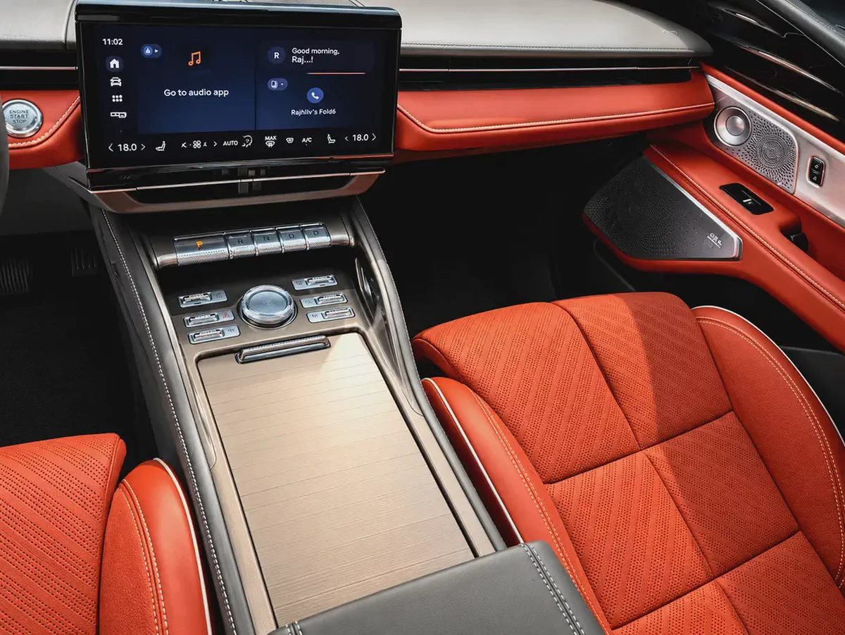 2025 Lincoln Nautilus-17-17