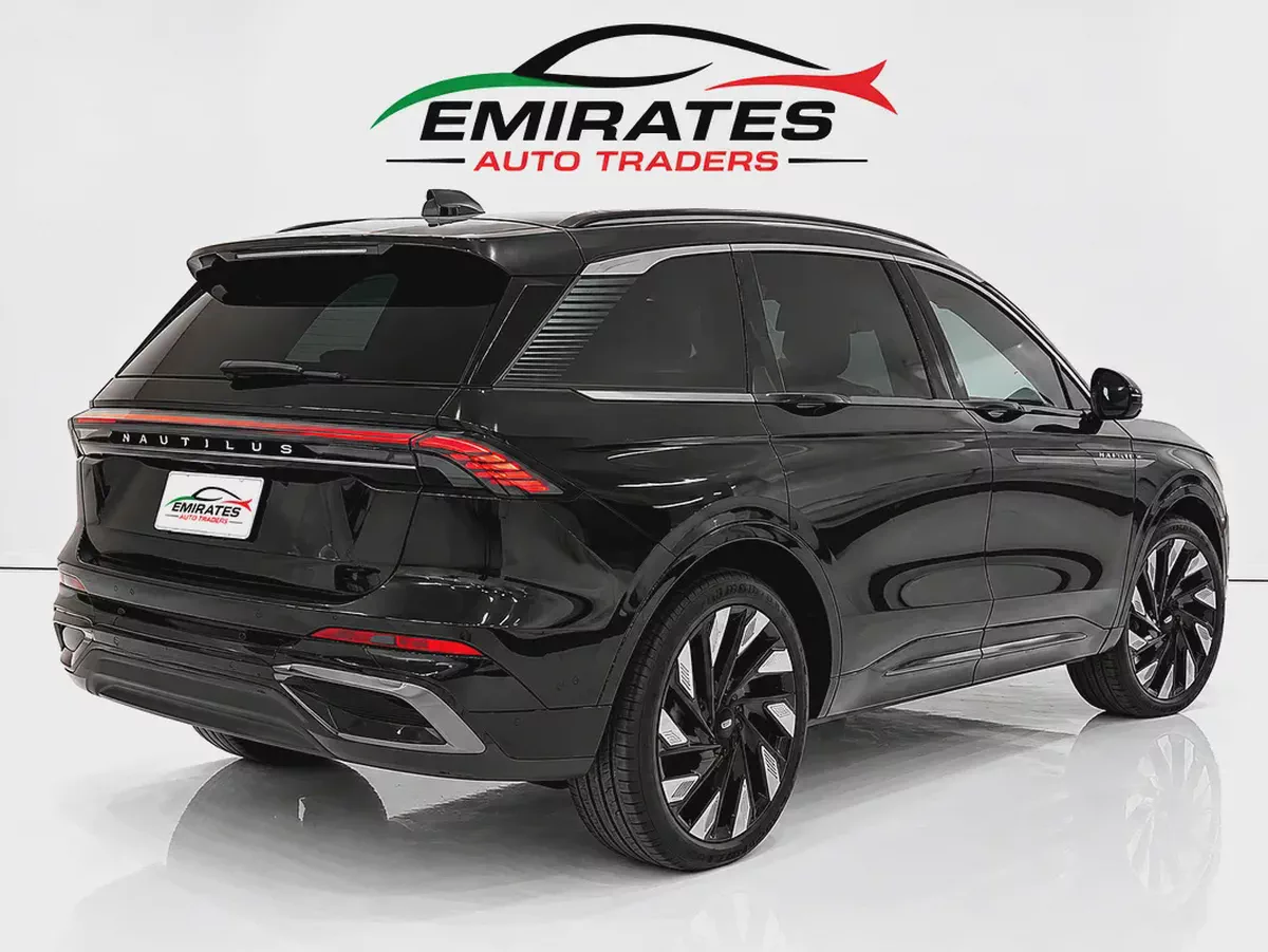 2025 Lincoln Nautilus-4-4