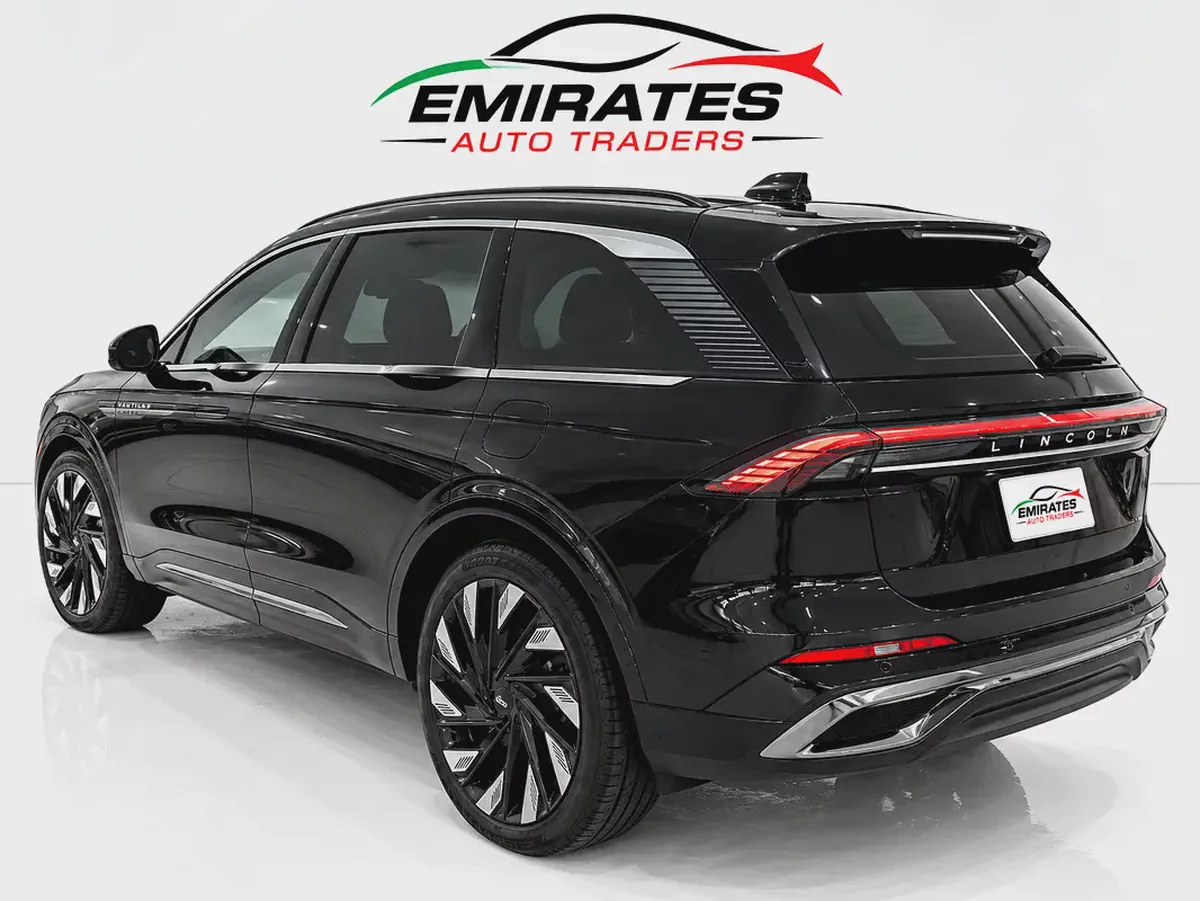 2025 Lincoln Nautilus-7-7