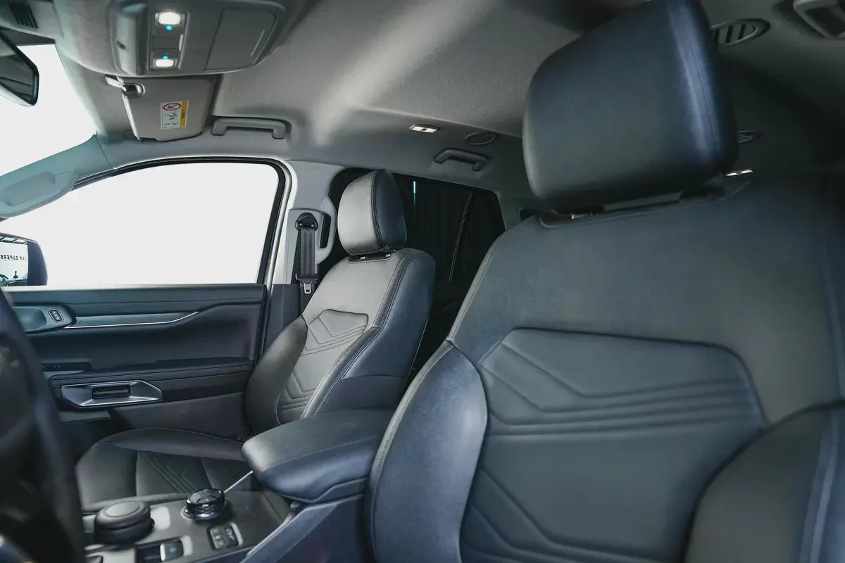 Ford Everst-XLT-GCC-Full Service History - Dealer Warranty  Service Package-Low Mileage-17-17