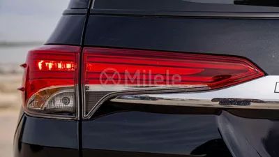 Toyota Fortuner TOYOTA FORTUNER-8
