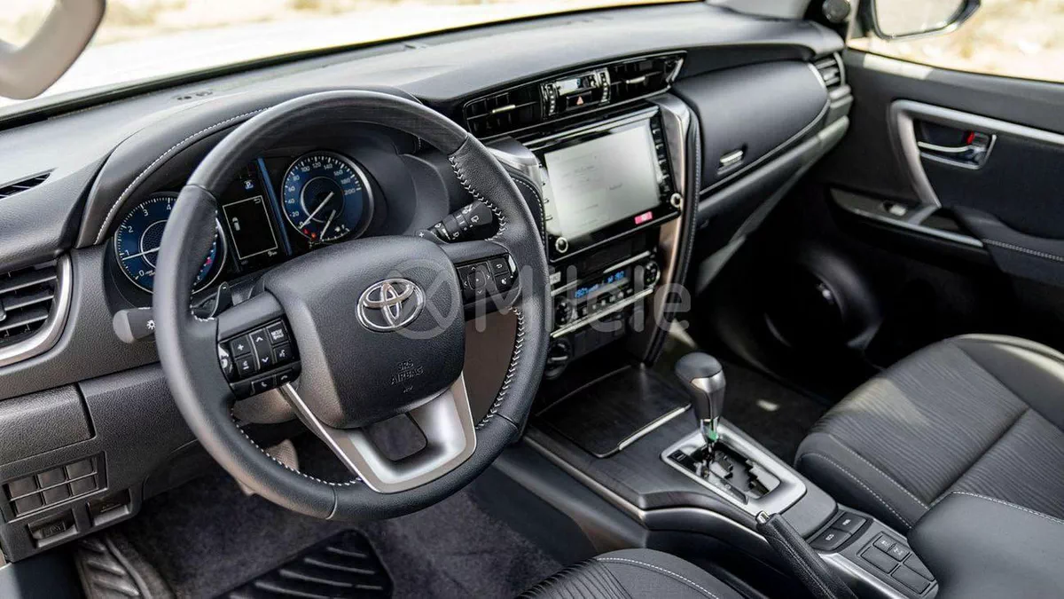 Toyota Fortuner TOYOTA FORTUNER-13-0