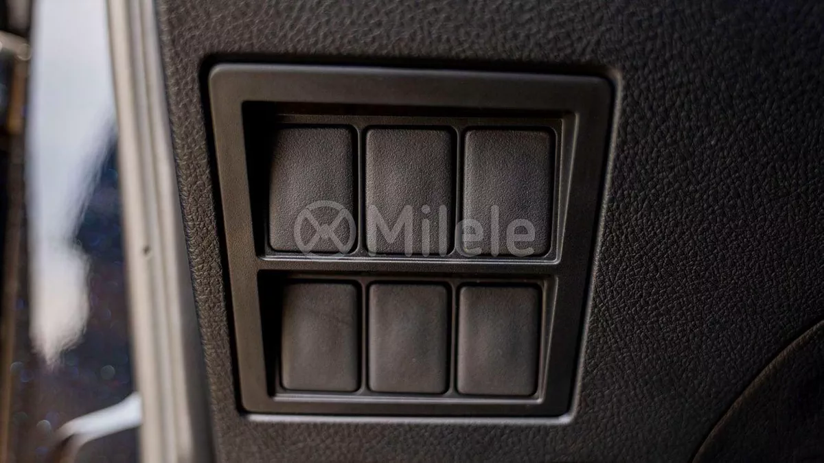 Toyota Fortuner TOYOTA FORTUNER-14-0