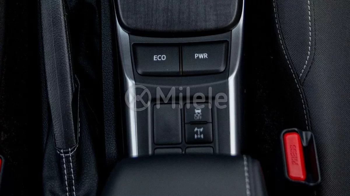 Toyota Fortuner TOYOTA FORTUNER-24-0
