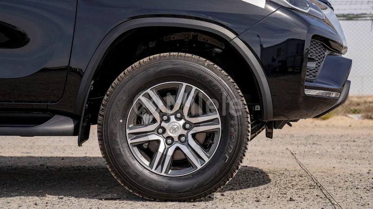 Toyota Fortuner TOYOTA FORTUNER-4-0