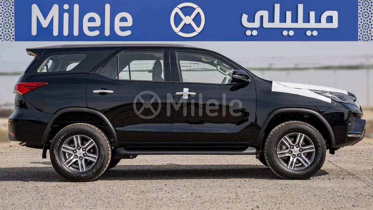 Toyota Fortuner TOYOTA FORTUNER-5-0