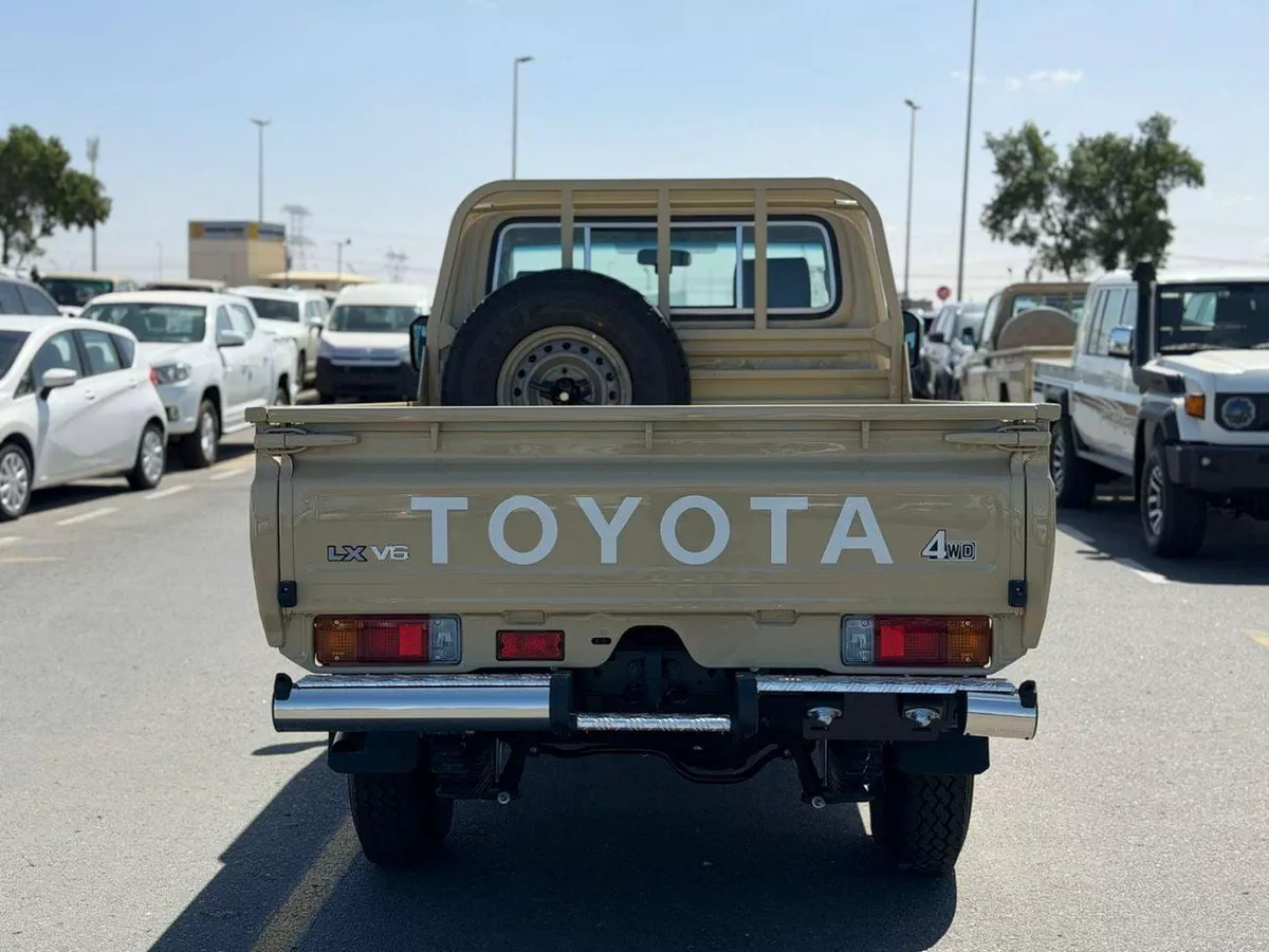 Toyota Land Cruiser Pick Up LC79 single cabina 4,0L  Automatic model 2026 Basic Oman Spec-10-0