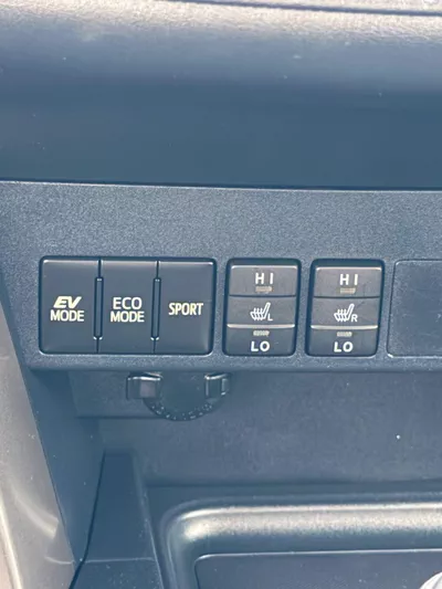 Toyota RAV4 VXR Hybrid Limited 2.5L full option-8