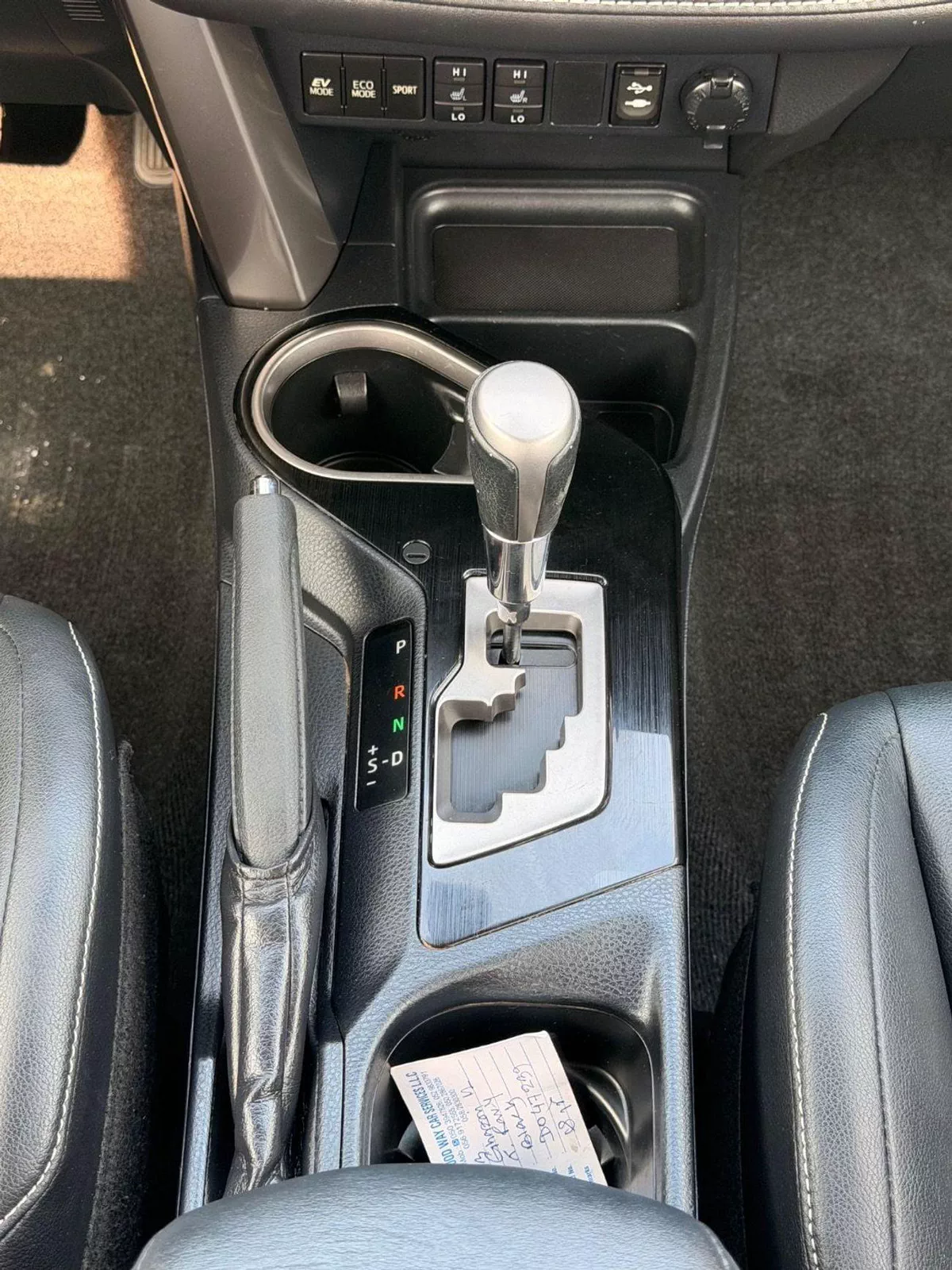 Toyota RAV4 VXR Hybrid Limited 2.5L full option-9-0
