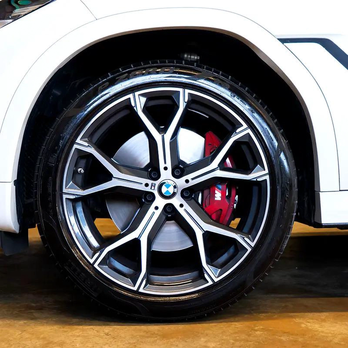 AED 4,503 pm • 0% Downpayment • X6 xDrive40i M Sport • Agency Warranty and Service Package-11-11
