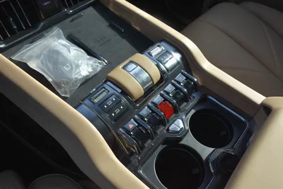 BYD LEOPARD 8 FLAGSHIP SIX SEATS 2025 | BLACK-11