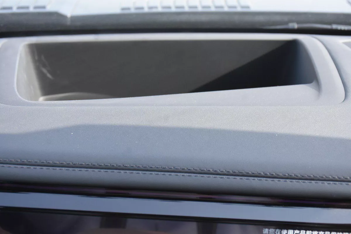 BYD LEOPARD 8 FLAGSHIP SIX SEATS 2025 | BLACK-9-9