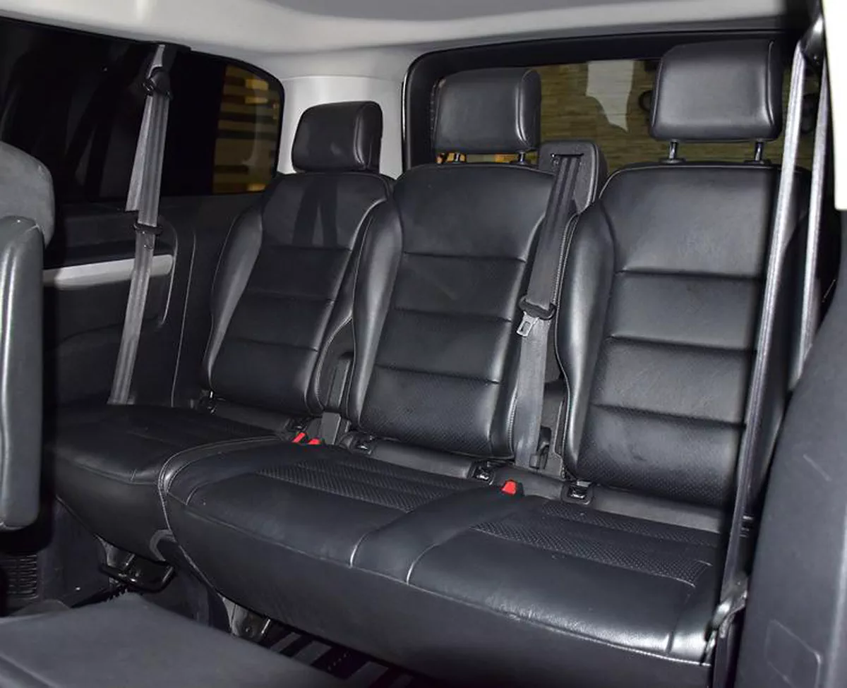 Opel Zafira Life ( 2023 Model ) in Black Color GCC Specs-13-13