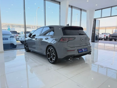 فولكسفاغن جولف جي تي اي رمادي / رمادي خليجي 2026 Volkswagen Golf GTI P2 GCC Specs-3