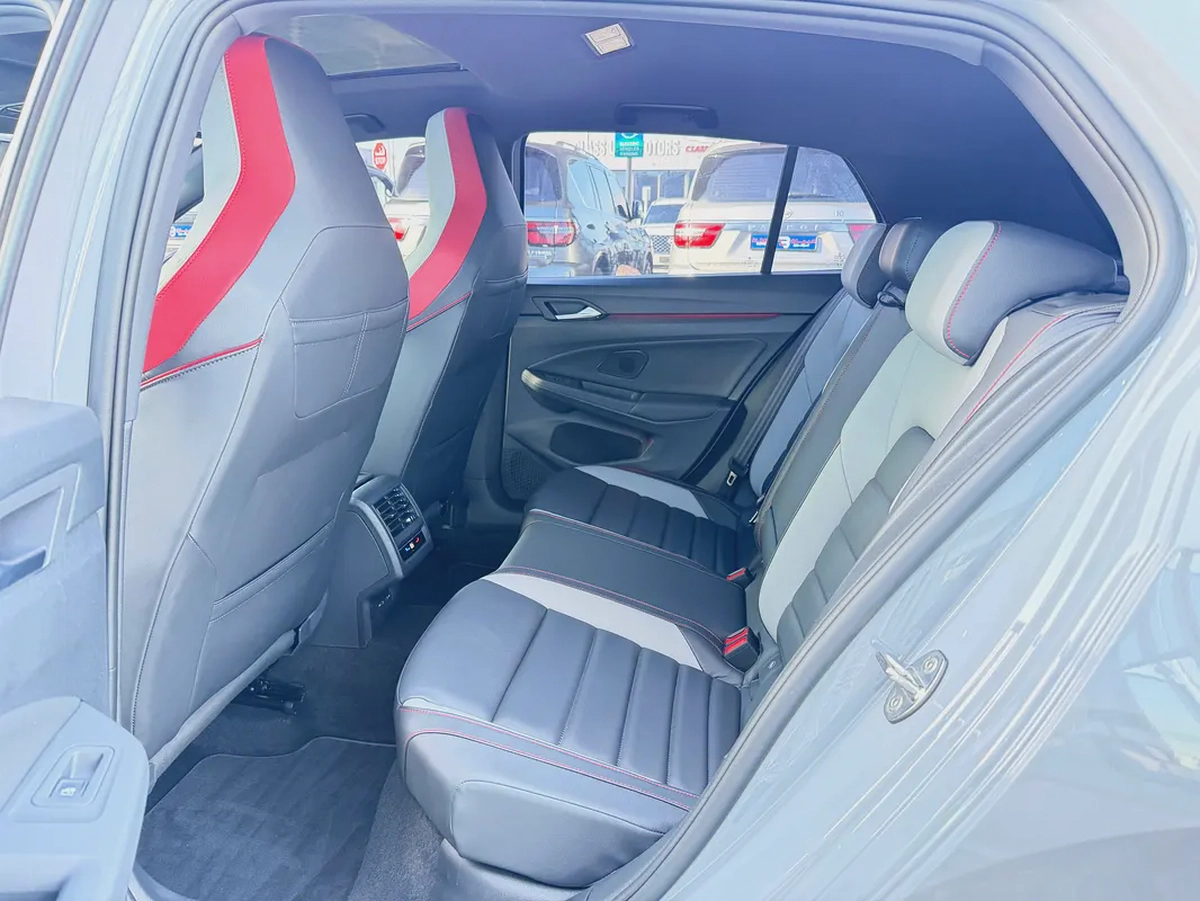 فولكسفاغن جولف جي تي اي رمادي / رمادي خليجي 2026 Volkswagen Golf GTI P2 GCC Specs-8-8