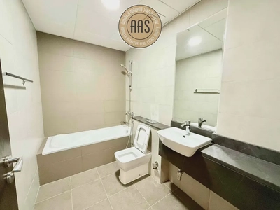 ELEGANT & SPACIOUS 2BHK ALL AMENITIES NEXT TO METRO PARKING-10