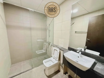 ELEGANT & SPACIOUS 2BHK ALL AMENITIES NEXT TO METRO PARKING-4