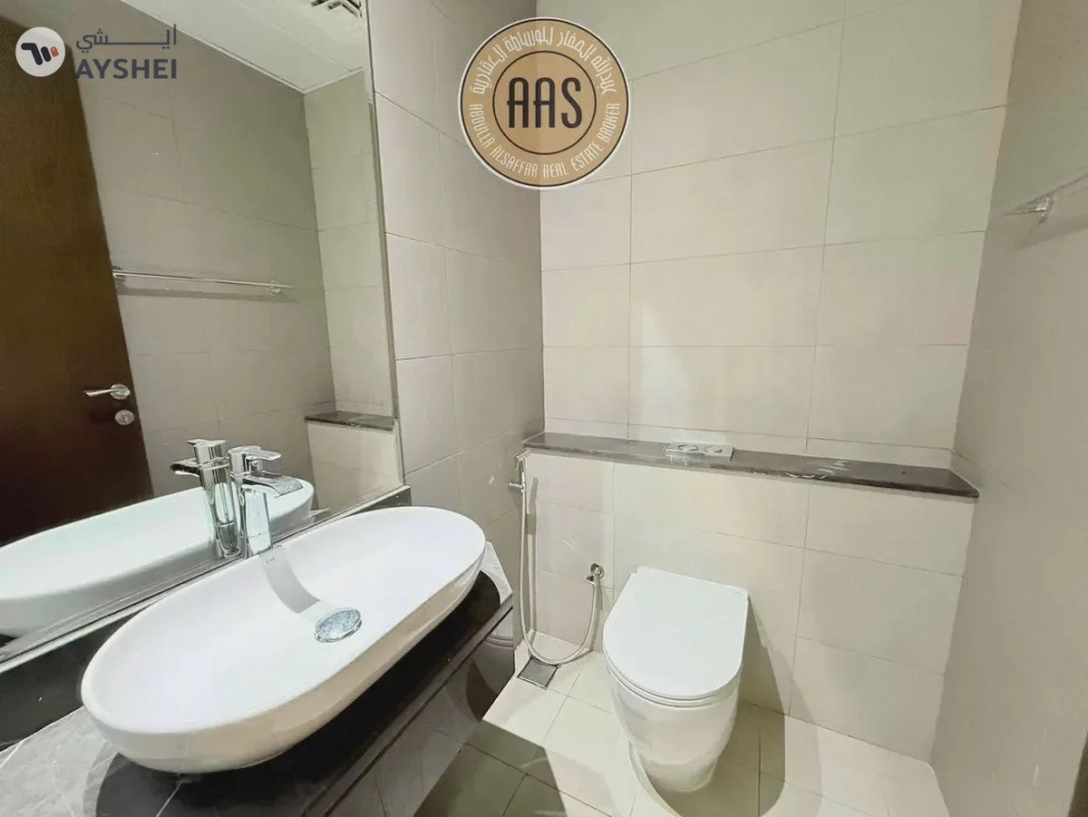ELEGANT & SPACIOUS 2BHK ALL AMENITIES NEXT TO METRO PARKING-12-12