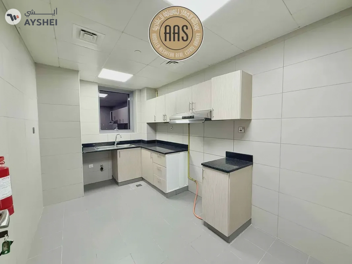 ELEGANT & SPACIOUS 2BHK ALL AMENITIES NEXT TO METRO PARKING-15-15
