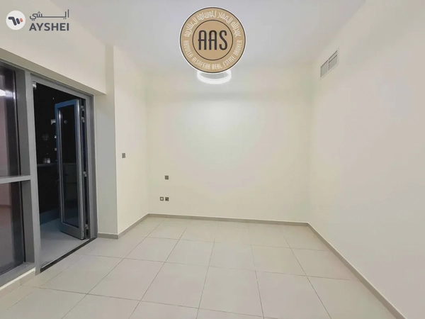 ELEGANT & SPACIOUS 2BHK ALL AMENITIES NEXT TO METRO PARKING