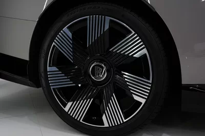 Rolls-Royce Spectre 2024-18
