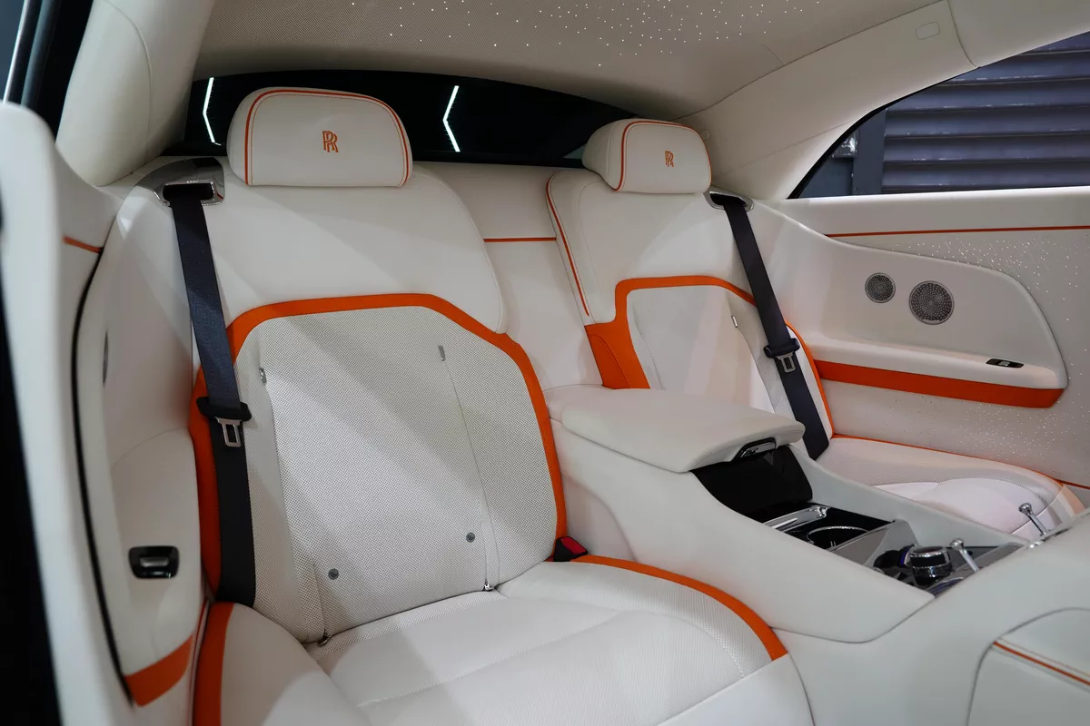 Rolls-Royce Spectre 2024-10-10